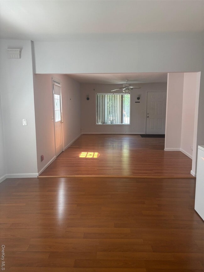 Building Photo - 679 Montauk Hwy