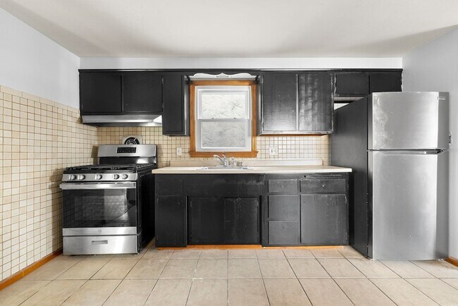 Building Photo - 336 Princeton Ave