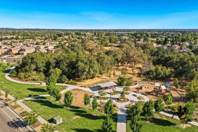 Building Photo - 232 Rochdale St