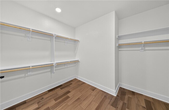Building Photo - 2040 Myrrh Pl