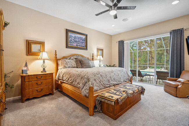Building Photo - 4642 SW Hammock Creek Dr