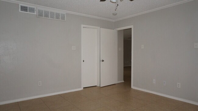 Building Photo - COPPER CREEK 107