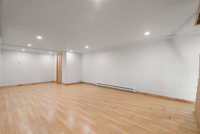 Building Photo - 56 Parmenter Ln