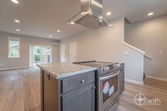 Building Photo - 4908 NE 2nd Ct