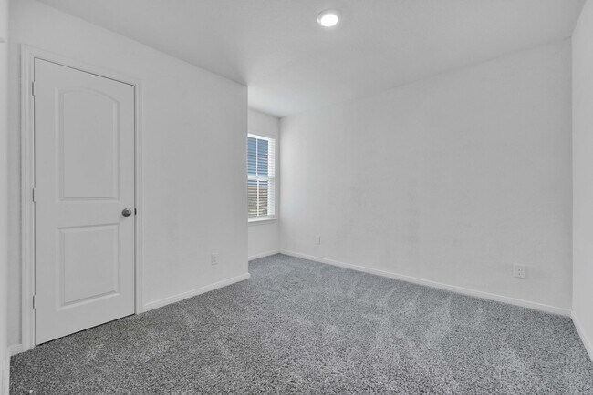 Building Photo - Charming Two-Story Home on Far West Side