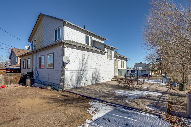 Building Photo - 2137 S Vallejo St