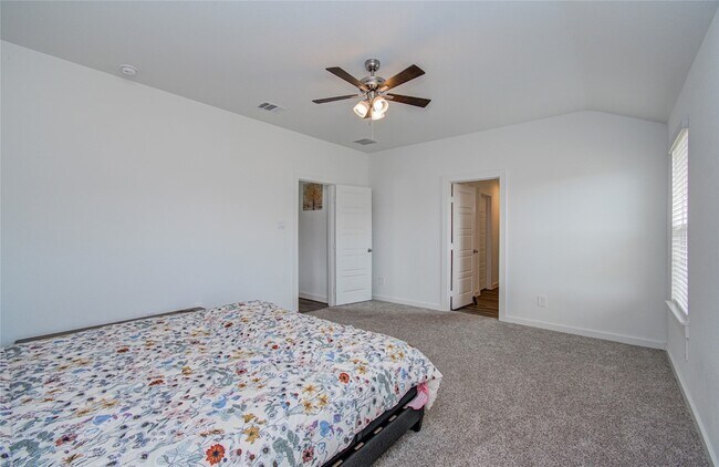 Building Photo - 8611 Shumard Oak Dr