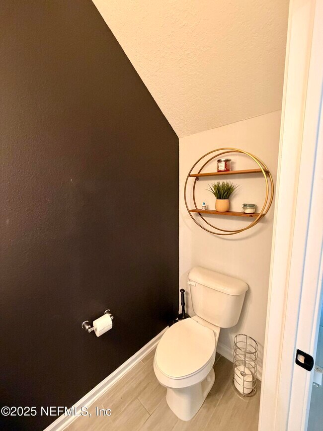 Building Photo - 293 Pine Bluff Dr