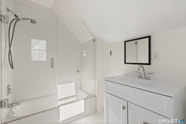 Building Photo - 275 Jennings Rd