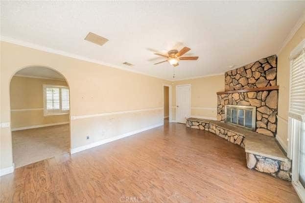 Building Photo - 17433 Sultana St