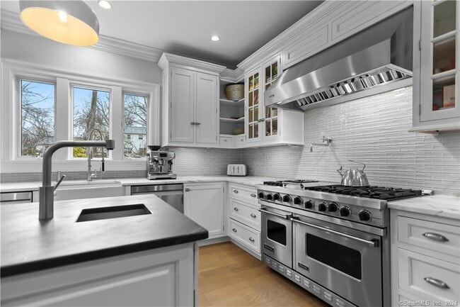 Building Photo - 46 Burr Farms Rd