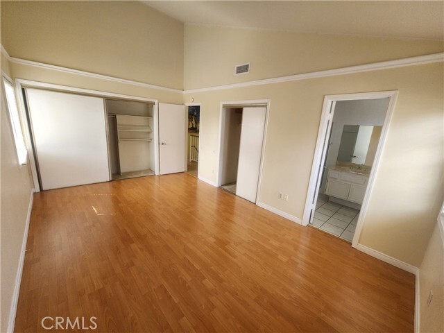 Building Photo - 7432 Hazeltine Ave