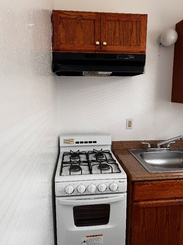 Building Photo - 8557 Juniper Ave