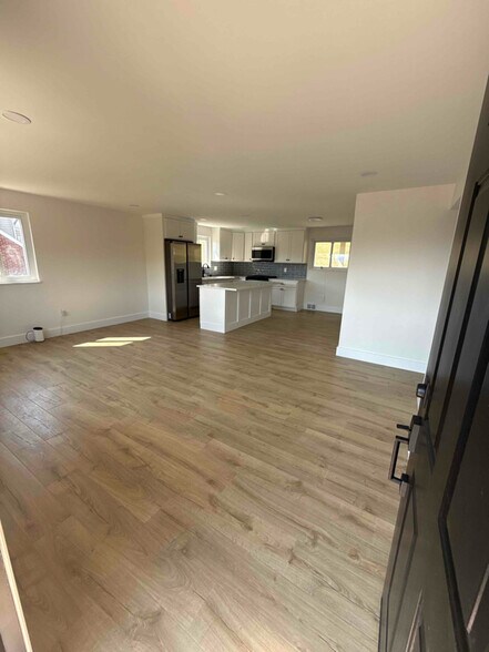 Building Photo - 873 Pleasant Hill Dr