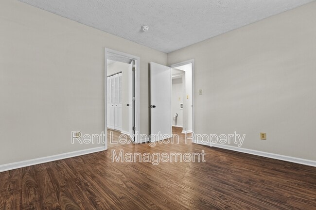Building Photo - 3609 Sundart Dr