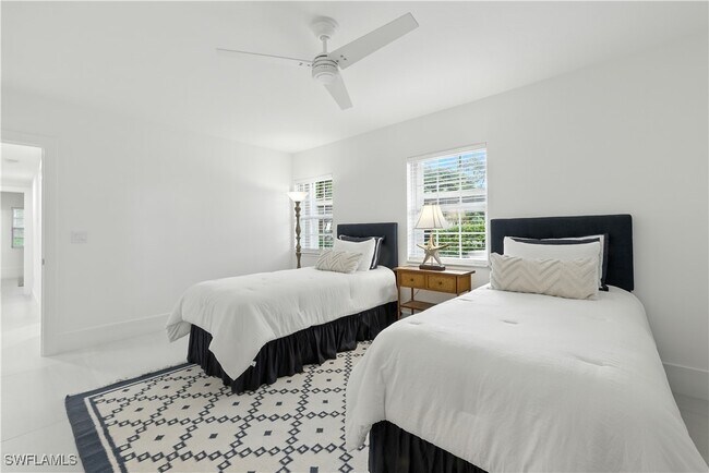 Building Photo - 3070 Gulf Shore Blvd N