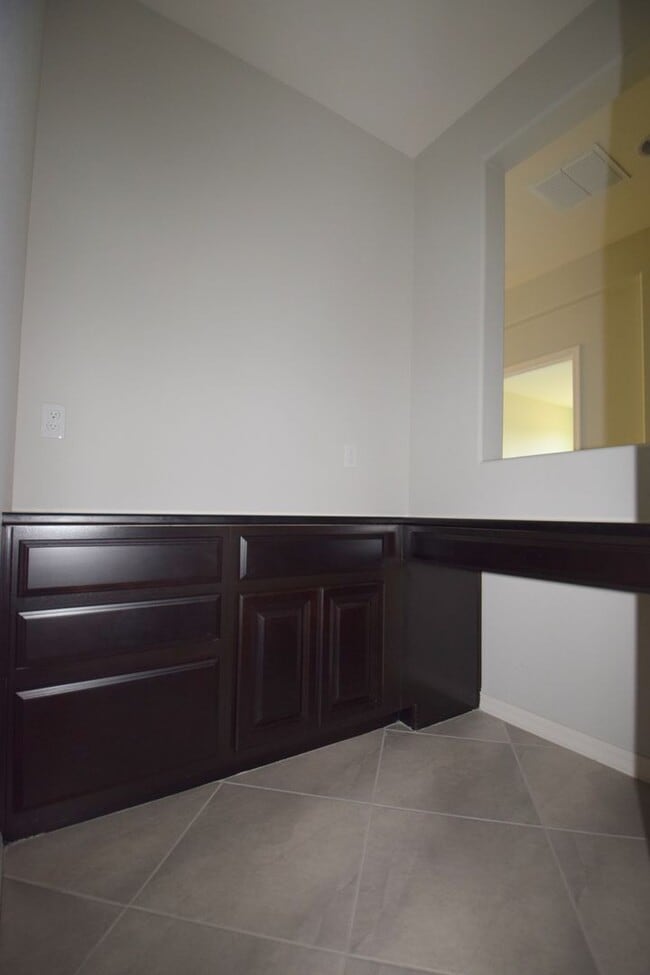 Building Photo - Beautiful single level 4 bedroom 2.5 bath Gilbert home.