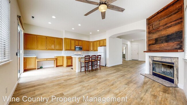 Building Photo - 4 br, 2 bath House - 2018 Lone Star Court