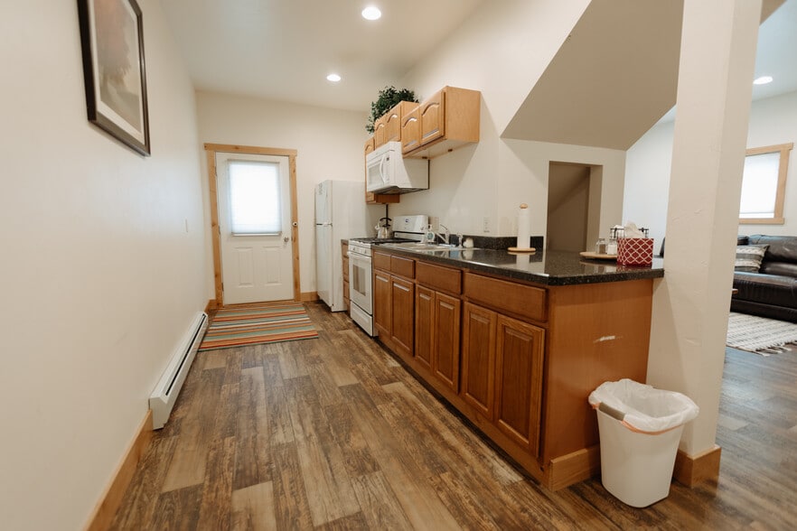 Building Photo - 120 Lasso Ln