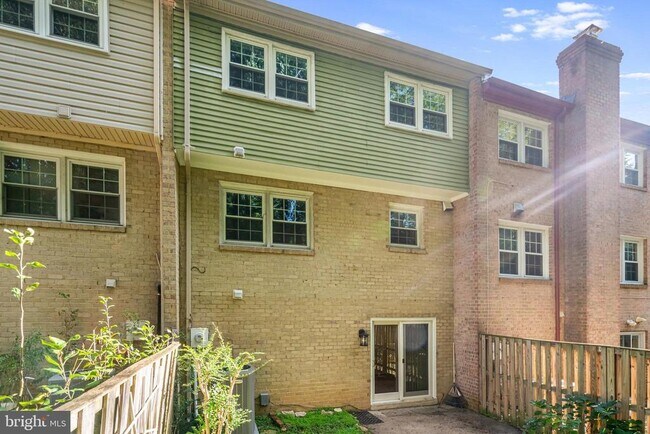 Building Photo - 7481 Jayhawk St