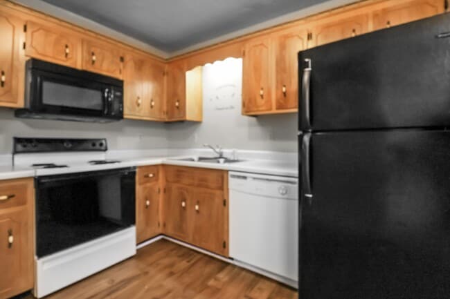 Building Photo - 284 Raleigh Dr