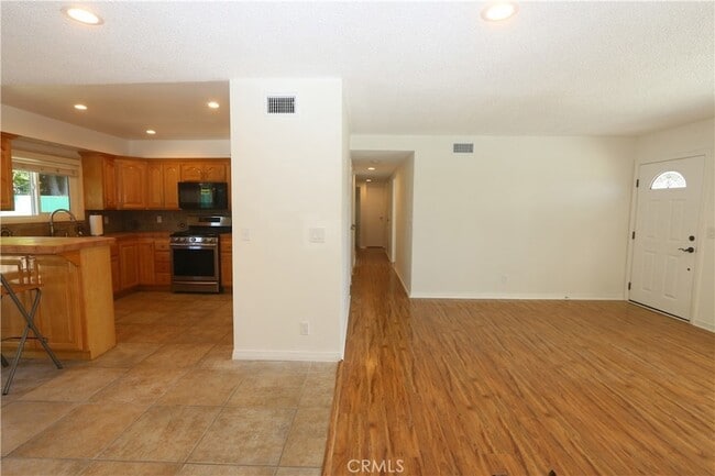 Building Photo - 16572 Patricia Ln
