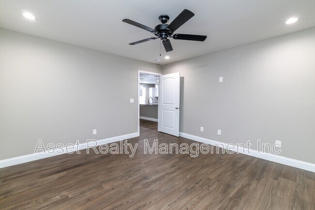 Building Photo - 112 Bennett Ln