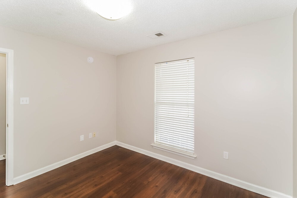 Building Photo - 1708 Cherry Creek Dr