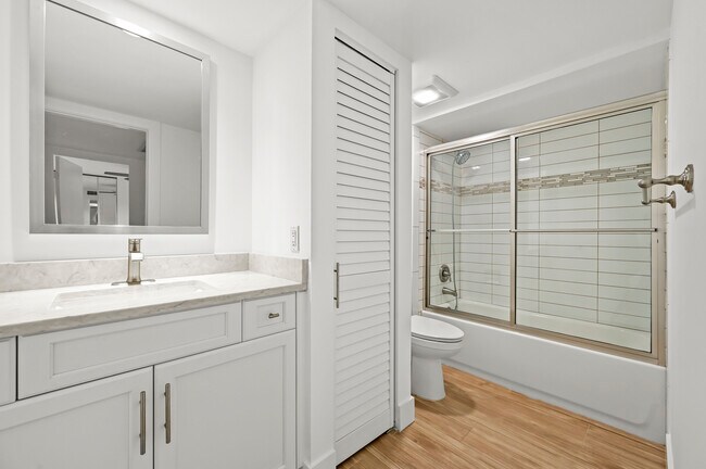 Building Photo - 419 4th Ct