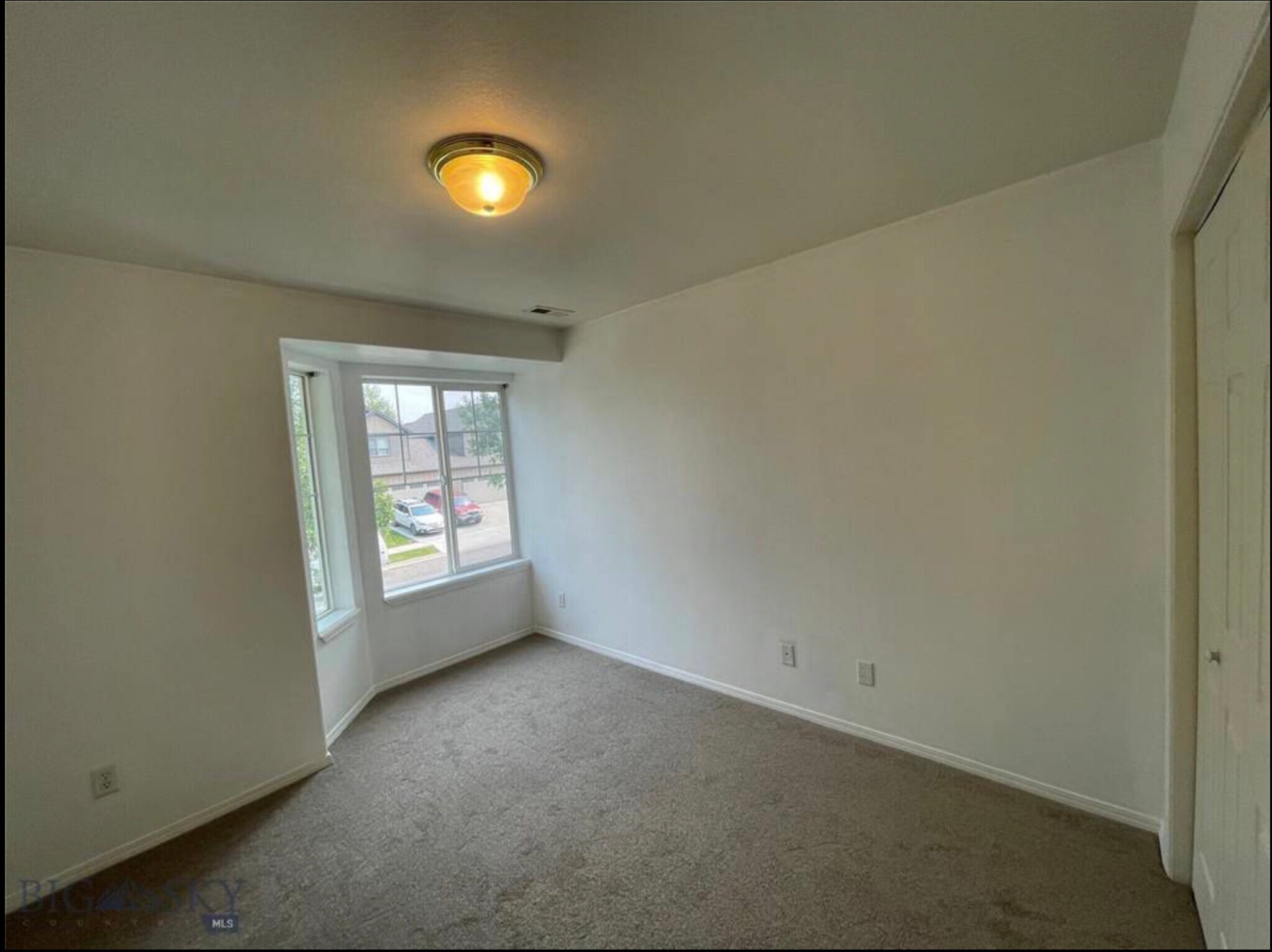 Building Photo - 763 Forestglen Dr
