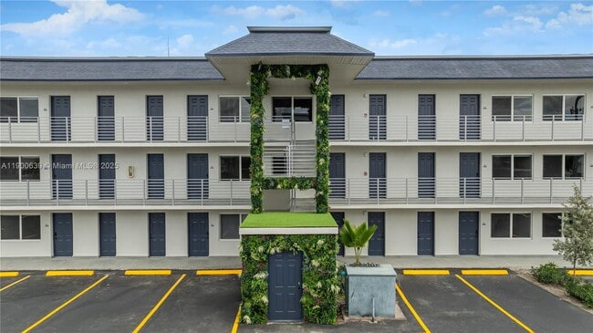 Building Photo - 13200 NE 7th Ave