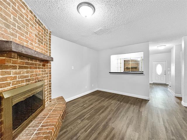 Building Photo - 8802 Deerwood Dr