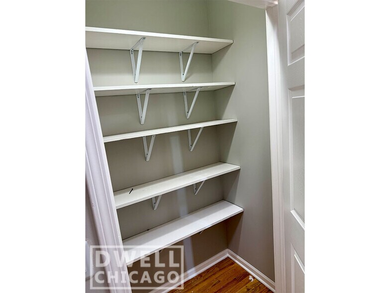 Building Photo - 1013 W 19th St