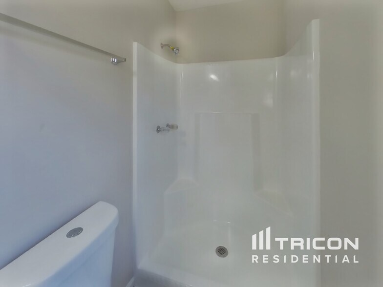 Building Photo - 30 Carriage Cir