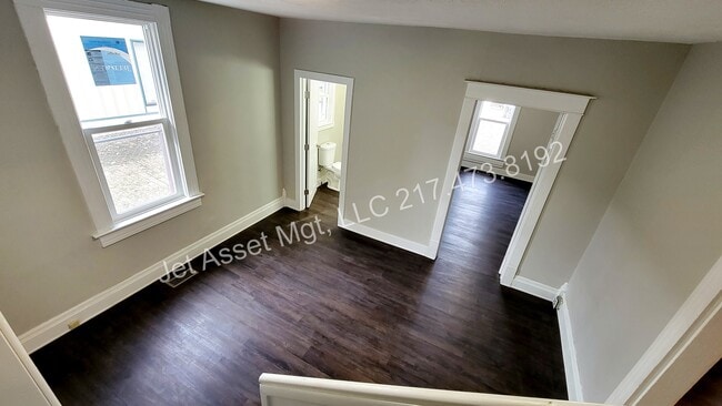 Building Photo - 4 bedroom HOUSE For Rent