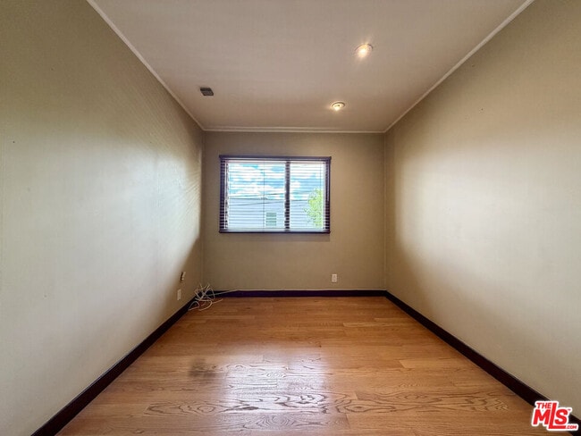 Building Photo - 6871 Pacific View Dr