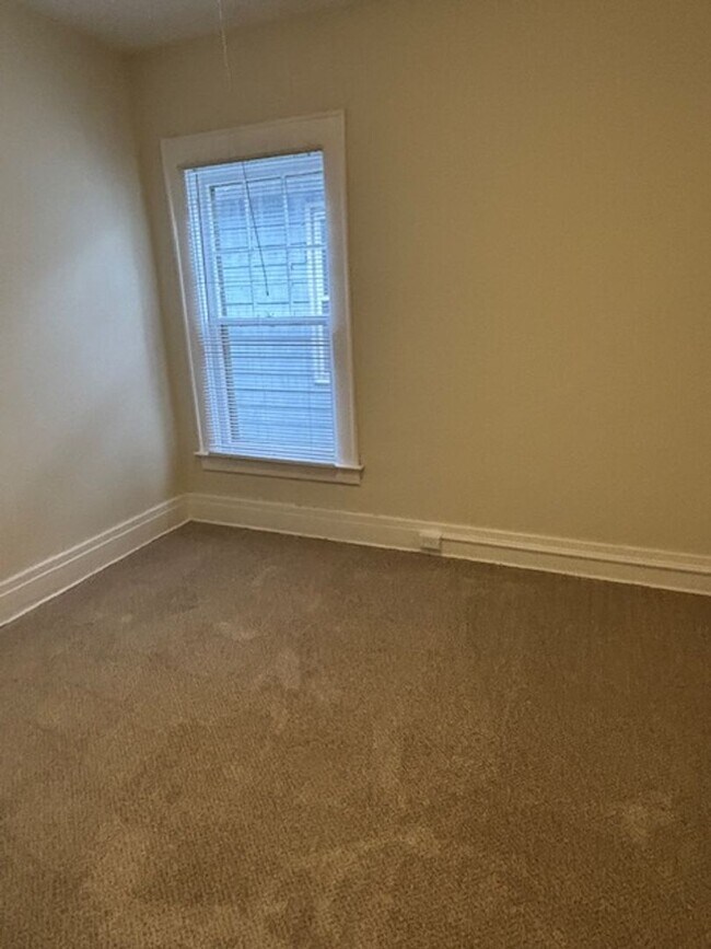 Building Photo - 620-22 Fellows Ave