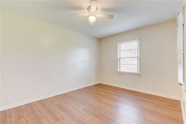 Building Photo - 6212 Sundown Dr