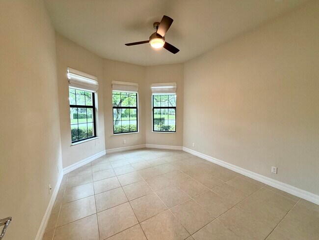 Building Photo - 2905 Siena Cir