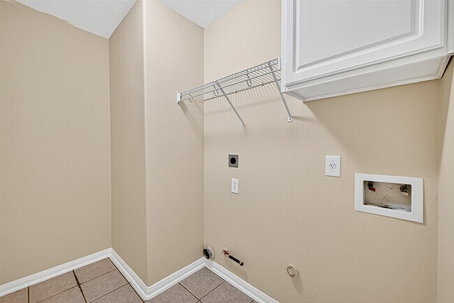 Building Photo - 4014 Shoreview Ln