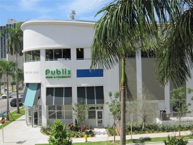 Building Photo - 1750 N Bayshore Dr