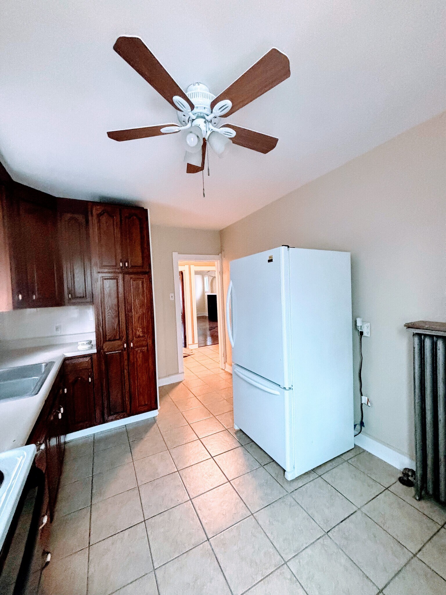 Building Photo - 4922 Winona Ave