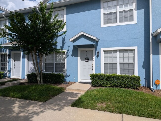 Building Photo - Spacious 2 Bed, 2.5 Bath Townhome in Gated...