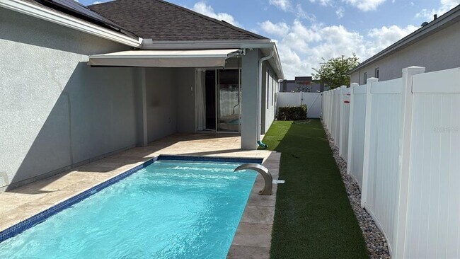 Building Photo - 15512 Sunquat Dr