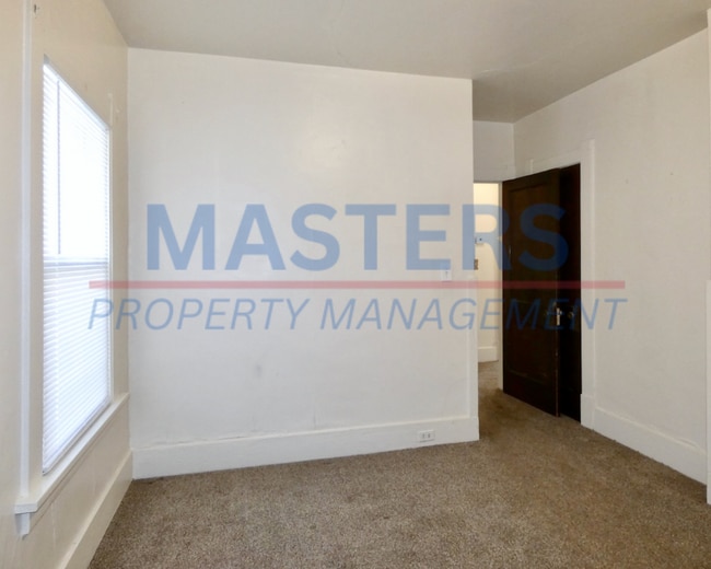 Building Photo - 4113 N Lockwood Ave