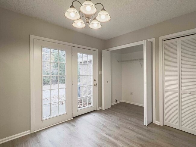 Building Photo - 610 Sango Rd