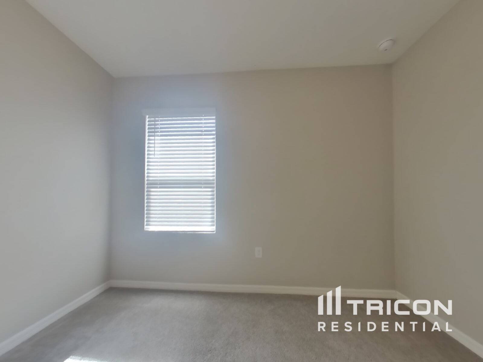 Building Photo - 27944 Arrowhead Cir