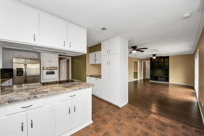 Building Photo - 10514 Haddington Dr