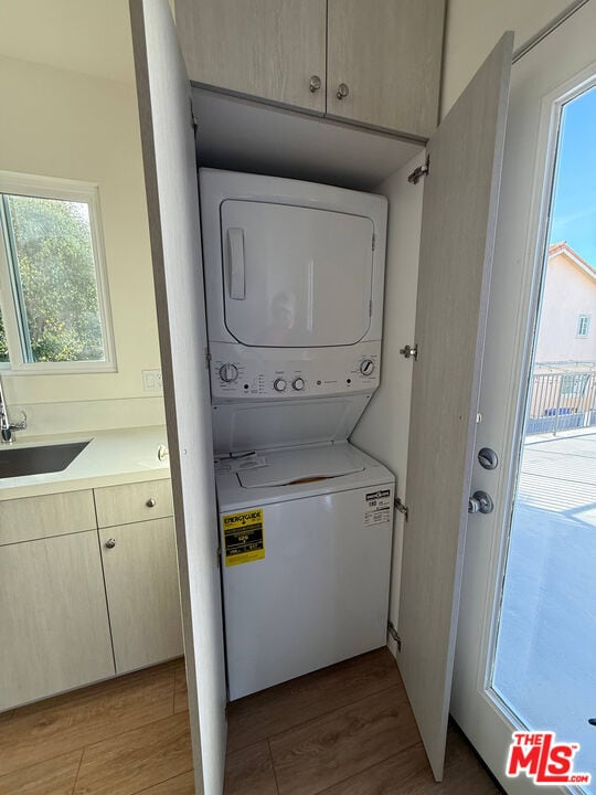 Building Photo - 2320 Carnegie Ln