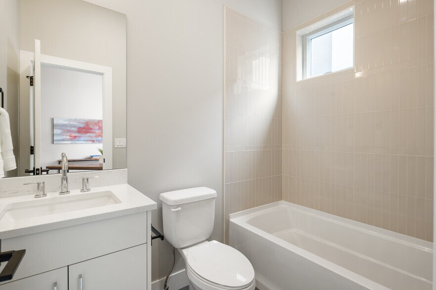 Building Photo - 2025 W 48th Ave